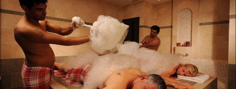 Eine Seifenschaummassage ist ein besonderes Erlebnis.