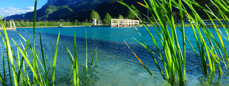 Das Wasser des Bades ist frei von Chlor und anderen chemischen Zusätzen.