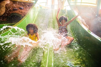 Im "Aqua'Splash" sorgen Wasserspiele und Rutschen für spritzigen Spaß.