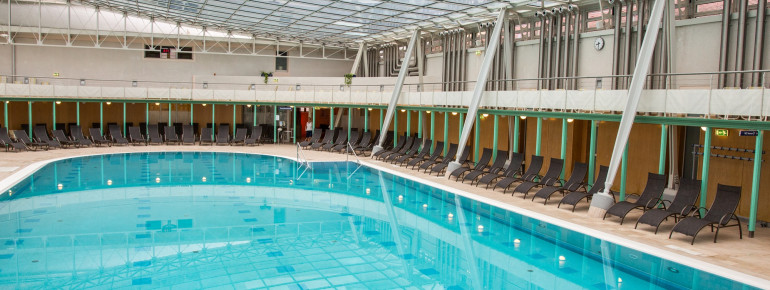 Für Schwimmer gibt es ein großes Sportbecken in der Römertherme.