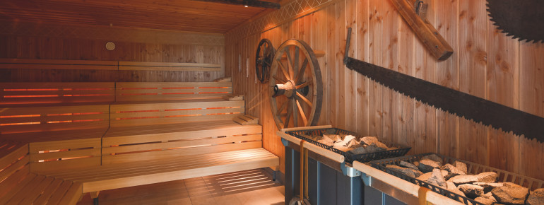 Die Saunawelt ist an das traditionelle Handwerk im Fichtelgebirge angelehnt.