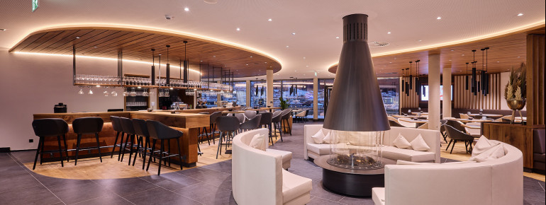 Neben gemütlichen Ruhebereiche laden auch Bars zum Entspannen ein.