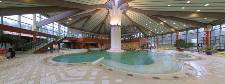 Der große Sole-Pavillon lädt zum Relaxen ein.