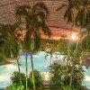 Zur Golden Hour verwandelt sich die Therme in eine romantisch Oase.