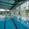 Das große Sportbecken des Schwimmbades Heidberg ist perfekt zum Bahnenziehen.