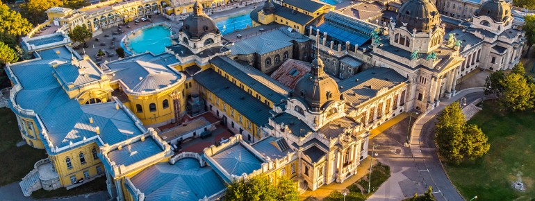 Das Széchenyi-Thermalbad gehört zu den traditionsreichsten Badehäusern in Budapest.