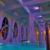 Die Lichteffekte in der Tamina Therme sorgen für eindrucksvolle Stimmung.