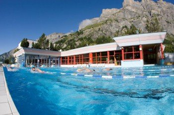 Für sportliche Badegäste steht ein Sportbecken zur Verfügung.