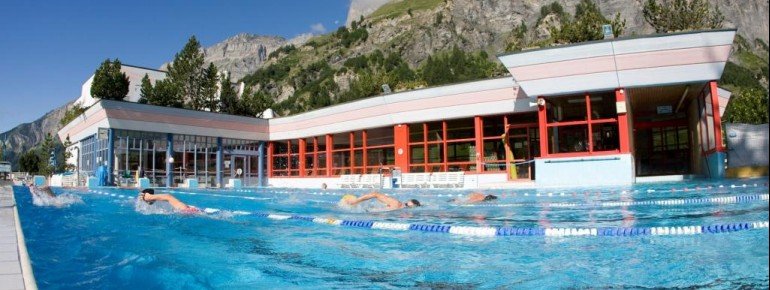 Für sportliche Badegäste steht ein Sportbecken zur Verfügung.