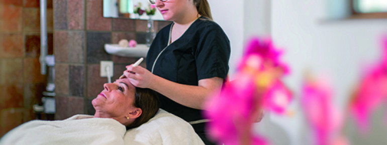 Gesichtsbehandlung im hüttenSPA des SAUNAHOFES