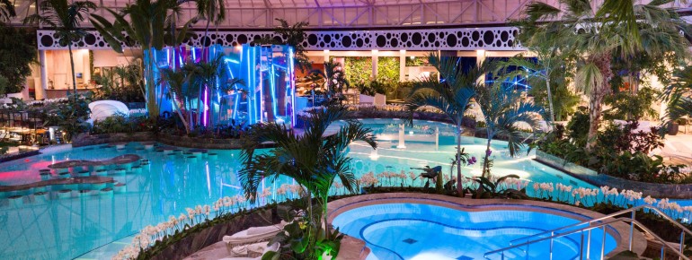 Die Therme Erding ist täglich bis spät abends geöffnet.