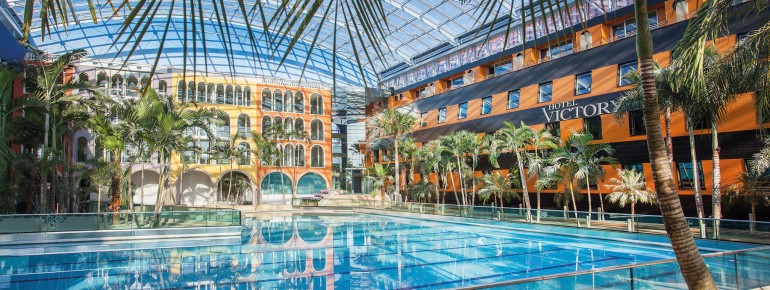Übernachten direkt in der Therme kann man im Hotel Victory.