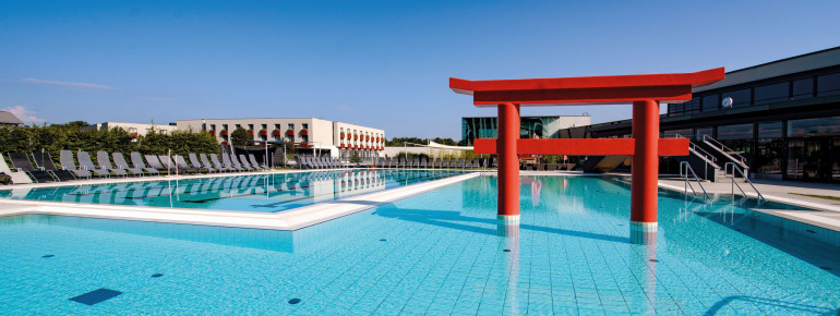 Asiatische Elemente tauchen in der gesamten Therme immer wieder auf.