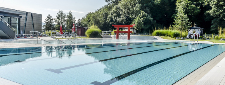 Im Sportbecken kannst du ein paar Bahnen ziehen.