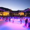 In den Wintermonaten lässt es sich am Thermenplatz wunderbar Schlittschuhlaufen. Ein Spaß für Groß und Klein!