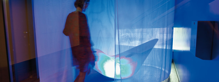 Auf den AlphaSphere Liegen sorgen Klang, Licht und Bewegung für Entspannung.