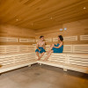 Der Sauna-Innenbereich erstreckt sich über 2 Etagen.