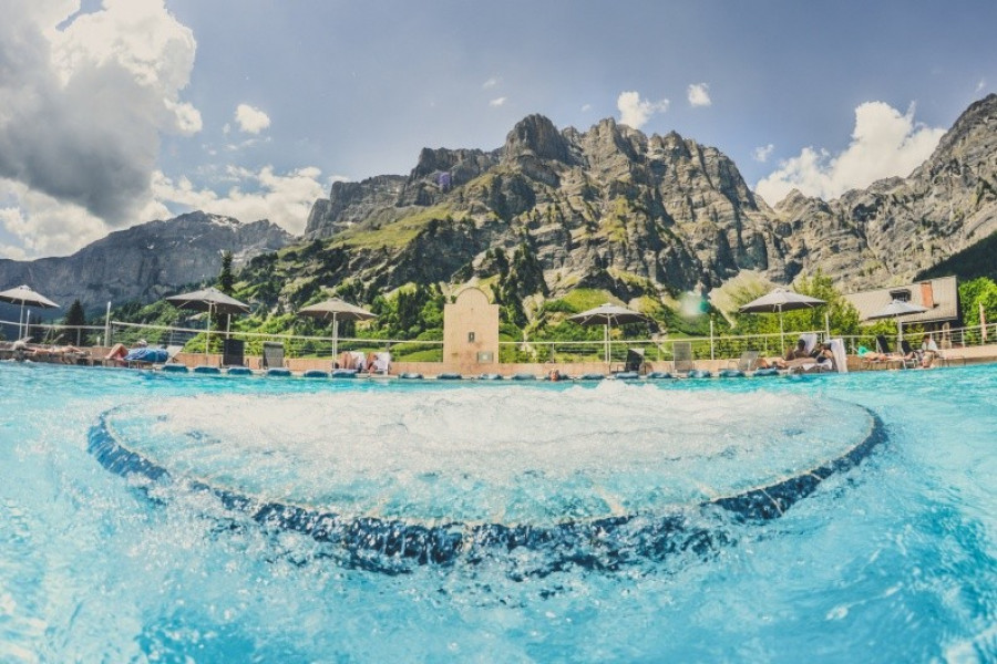 Walliser Alpentherme & SPA Leukerbad • Schwimmen • Wellness