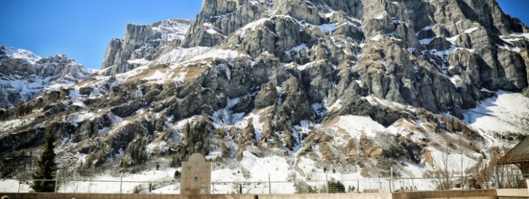 Die Aussicht im 36 Grad warmen Außenbecken ist grandios!