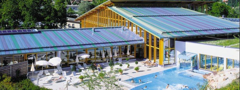 Das Außenbecken der Watzmann Therme in Berchtesgaden