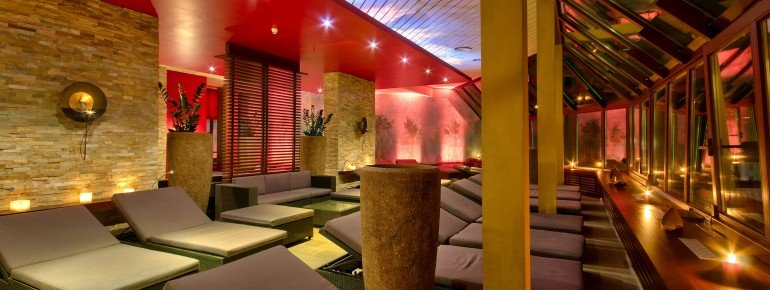 Asia Lounge mit Wärmepool und Sonnenterrasse