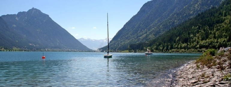 Der klare Achensee hat Trinkwasserqualität.