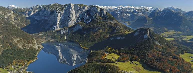 Der Altausseer See liegt am Fuße des Loser.