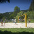 Es gibt einen Beach Volleyball Platz.