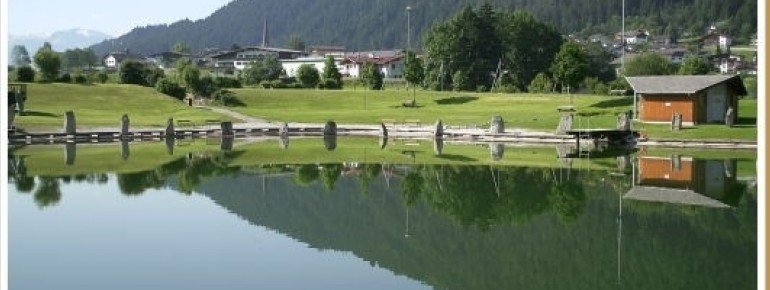 Der See liegt direkt am Zillertal Radwanderweg