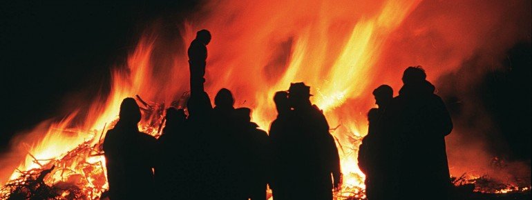 Das Biakefeuer findet jedes Jahr am 21. Februar auf Amrum statt