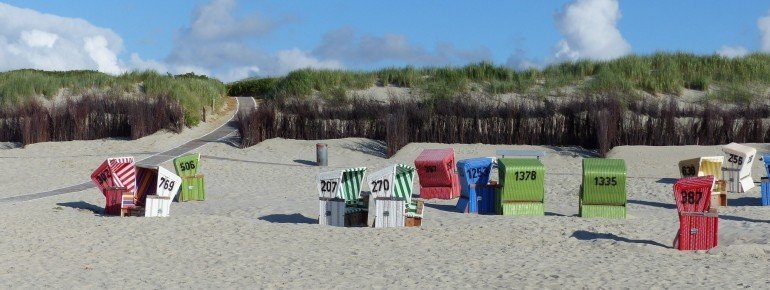 Natürlich findet man in Langeoog auch die typischen Strandkörbe.