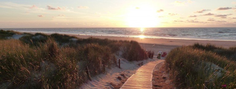 Über die Dünen erreicht man den Nordseestrand.