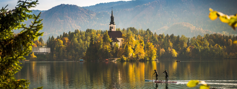 Der Bleder See mit der kleinen Insel ist das Wahrzeichen von Bled.