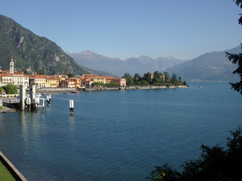 In Menaggio findest du die längste Promenade des Sees.