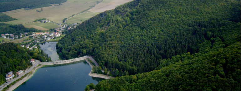 Der Diemelsee ist ein im 20. Jahrhundert erbauter Stausee.