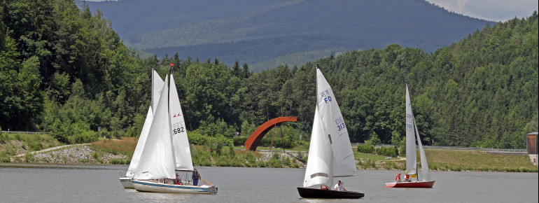 Auch Wassersport ist auf dem Drachensee möglich.