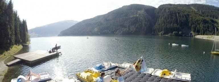 Große Auswahl an Freizeitaktivitäten am Stausee