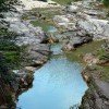Inmitten der Natur: Das Felsenbad am Almbach