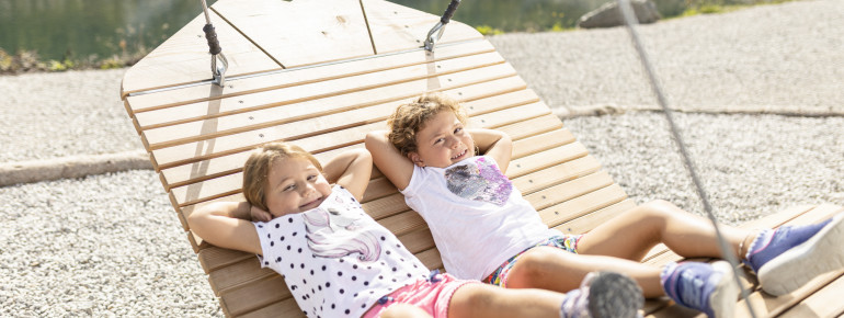 Auch Orte zum Ausruhen dürfen am Fichtensee nicht fehlen.