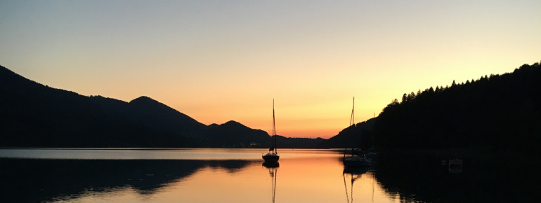 Den Sonnenuntergang kann man am besten von Fuschl am See aus beobachten.