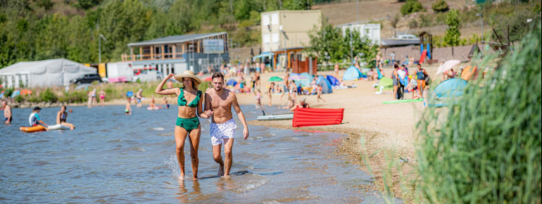 Das Strandbad Stöbnitz hat einen bewachten Strandbereich.
