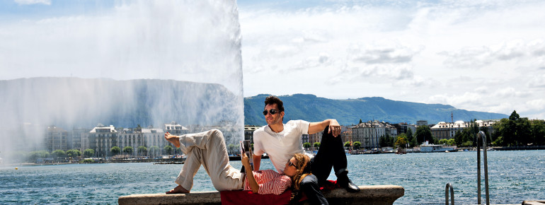 Die 140 m hohe Wasserfontäne Jet d'eau ist das Wahrzeichen von Genf.