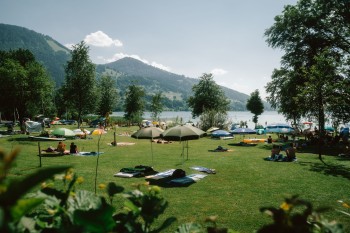 Rund um den See gibt es mehrere Badeplätze.