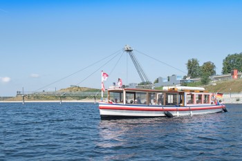 Das Fahrgastschiff "Wilde Ilse" bringt dich über den Großräschener See.