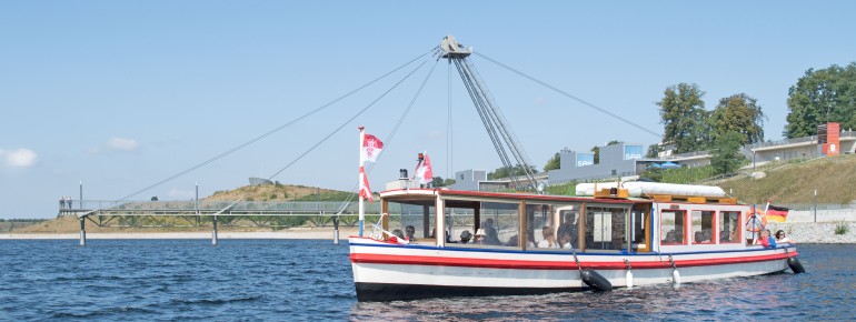 Das Fahrgastschiff "Wilde Ilse" bringt dich über den Großräschener See.