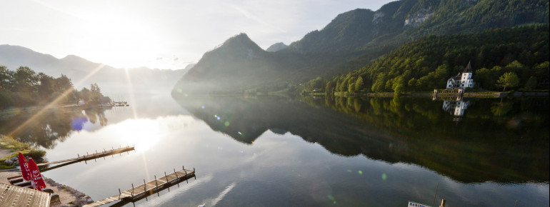Am Grundlsee ist Bootfahren, Segeln und Surfen möglich.