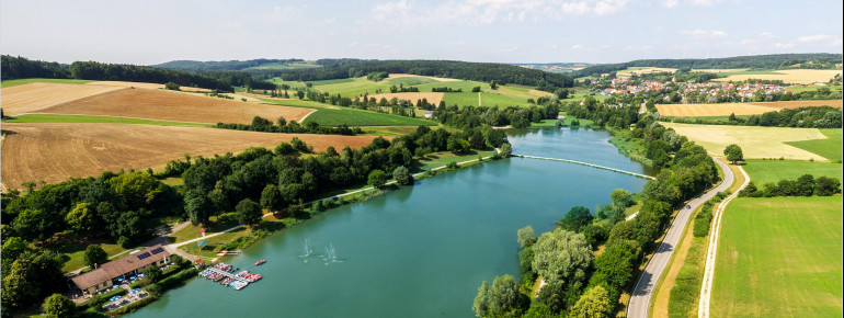 Der Hahnenkammsee ist der älteste der Erholungsseen im Fränkischen Seenland.