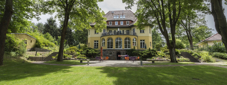 Das Landhaus Himmelpfort liegt am südlichen Ufer des Haussees.