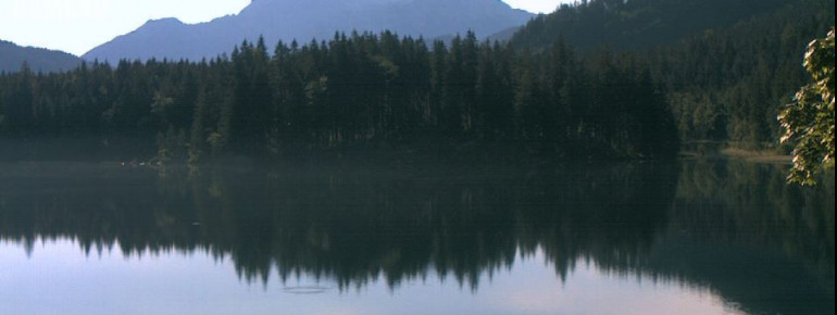 Der Hintersee liegt westlich von Ramsau an der Grenze zum Nationalpark Berchtesgaden.