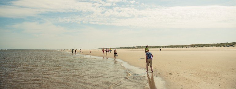 Sandstrand so weit das Auge reicht